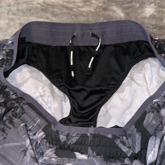 Nike Running Shorts - Picture 4 of 4